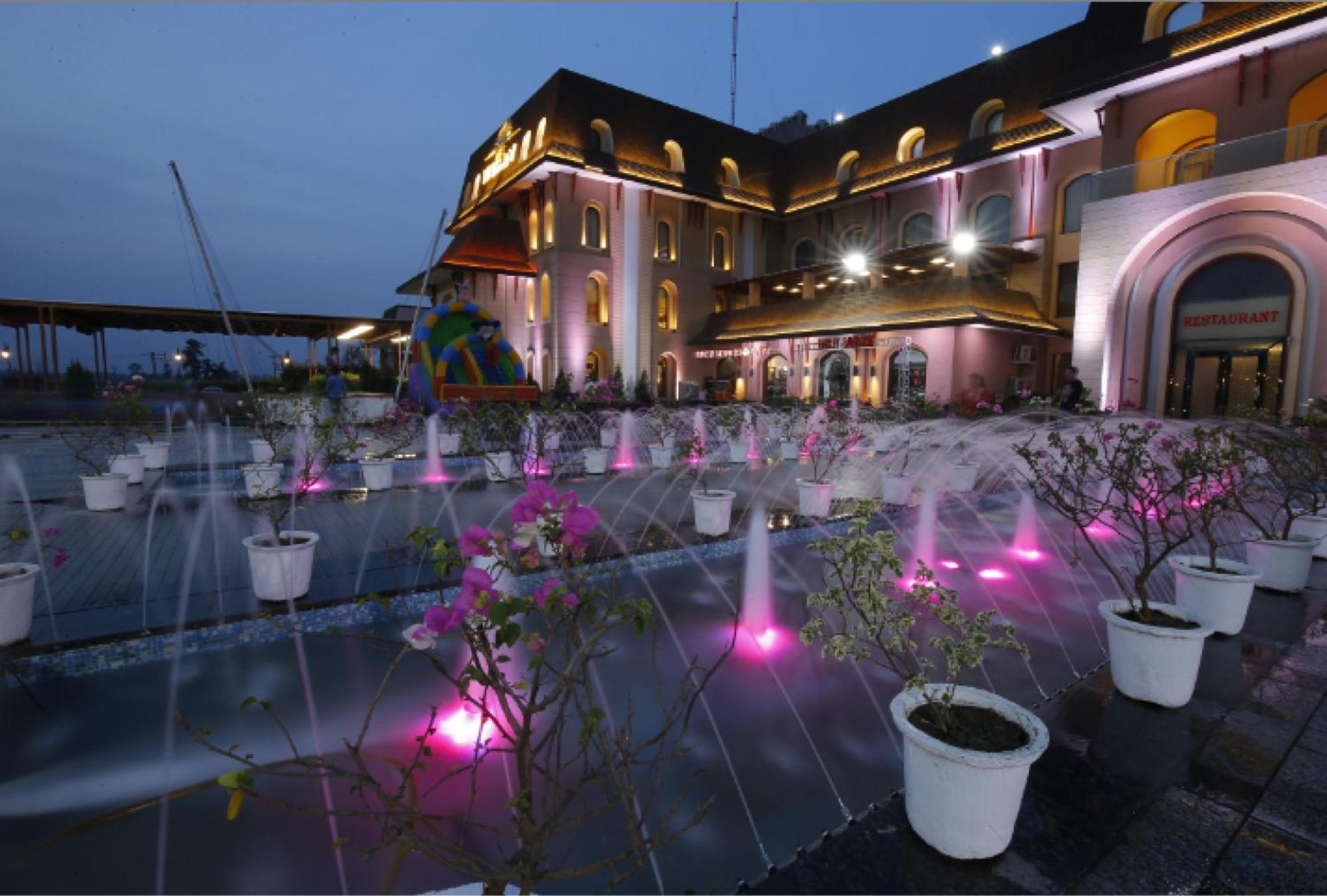 The Vivaan Hotel & Resorts Karnal Exterior photo